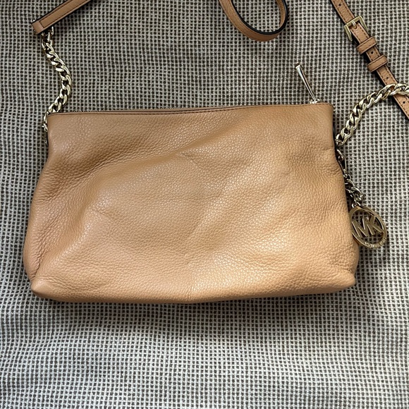 Michael Kors tan shoulder bag - Picture 2 of 6